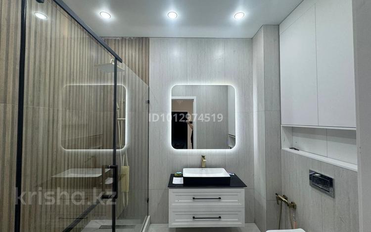 2-комнатная квартира · 64 м² · 6 этаж, Нәжімеденова 54 за 300 000 ₸ в Астане, Сарайшык р-н — фото 2