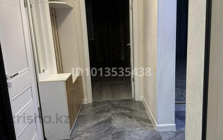 2-комнатная квартира · 49 м² · 5/9 этаж, мкр Аккент 64 за 250 000 ₸ в Алматы, Алатауский р-н — фото 2