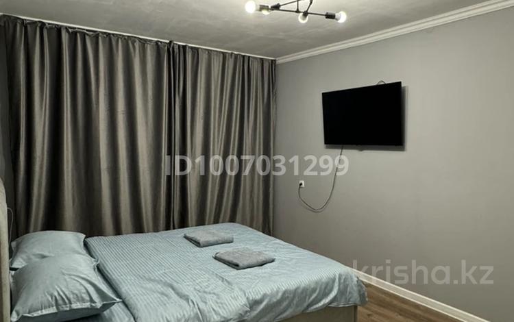1-бөлмелі пәтер · 35 м² · 1/5 қабат, 16-шағынаудан 13, бағасы: 12 000 ₸ в Шымкенте, Аль-Фарабийский р-н — фото 2