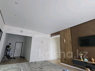 4-бөлмелі пәтер · 115 м² · 8/11 қабат, 20 микрорайон 8 участок — Дом возле триумфалной арки, квартира продаётся за наличный расчёт!, бағасы: 46 млн ₸ в Актау