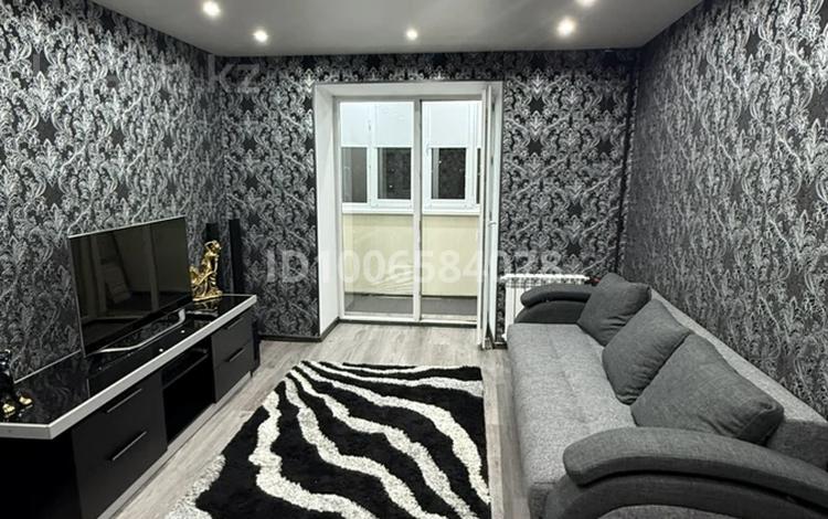 2-бөлмелі пәтер · 55 м², Пушкина 100, бағасы: 350 000 ₸ в Семее — фото 2
