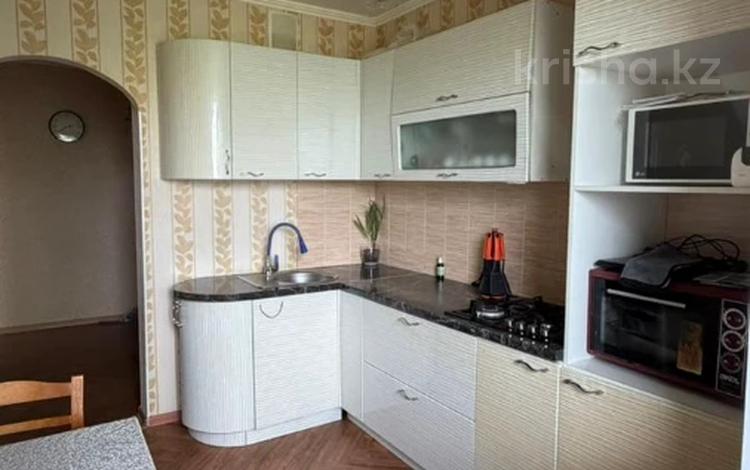 3-комнатная квартира · 70.1 м² · 4/5 этаж, мкр 8, Гришина 74 за 19.5 млн ₸ в Актобе — фото 2