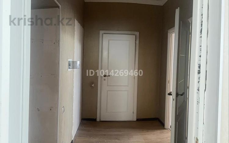 1-комнатная квартира · 52.6 м² · 1/7 этаж, мкр. Алтын орда, Алия Молдагулова 50а за 170 000 ₸ в Актобе — фото 2