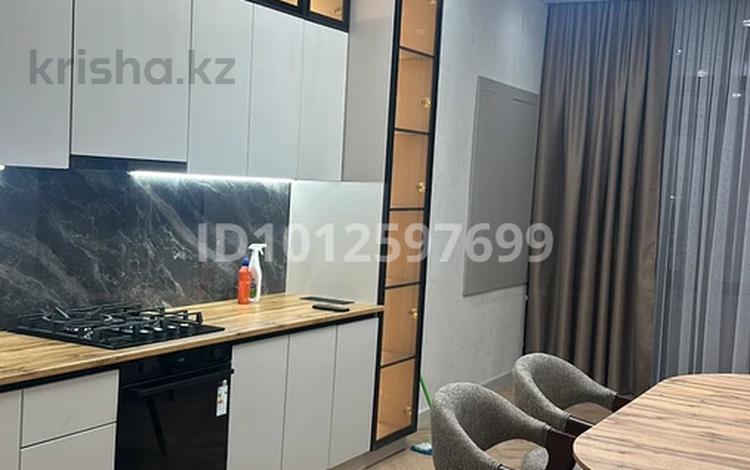 2-бөлмелі пәтер · 81 м² · 2/9 қабат, Молдагулова 5/4, бағасы: 46 млн ₸ в Уральске — фото 2