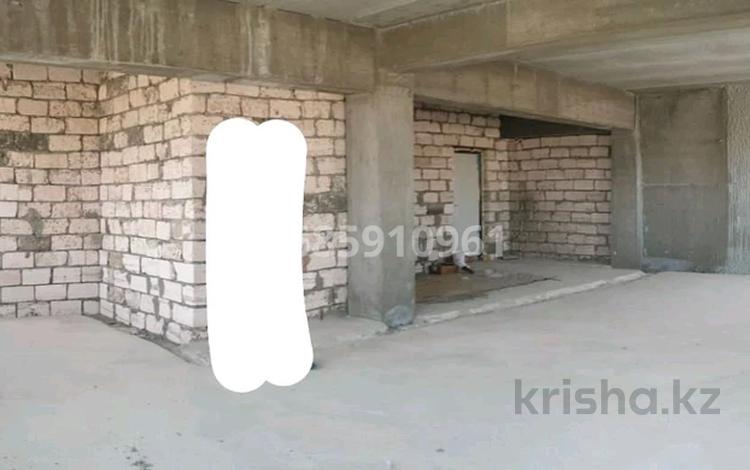 3-комнатная квартира · 98.3 м² · 6/12 этаж, 12-й мкр 86 за 28 млн ₸ в Актау — фото 2