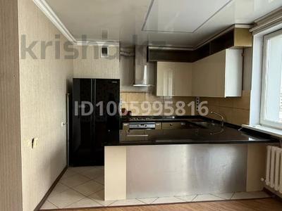 3-комнатная квартира · 98 м² · 8/9 этаж, Сыганак 18 за 300 000 〒 в Астане, Есильский р-н