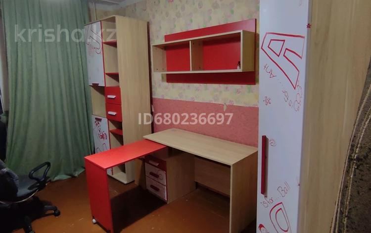 3-комнатная квартира · 62.3 м² · 1/9 этаж, мкр 4 10 за 150 000 ₸ в Уральске — фото 3