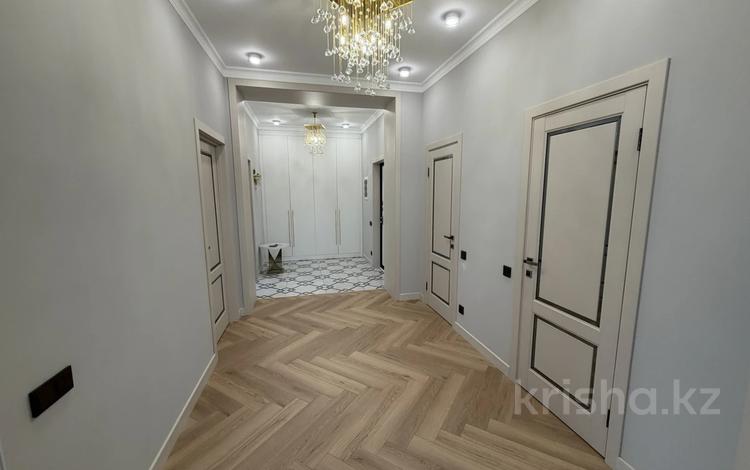 3-комнатная квартира · 90 м² · 6/10 этаж, мкр Юго-Восток, Строителей за 86 млн ₸ в Караганде, Казыбек би р-н — фото 2