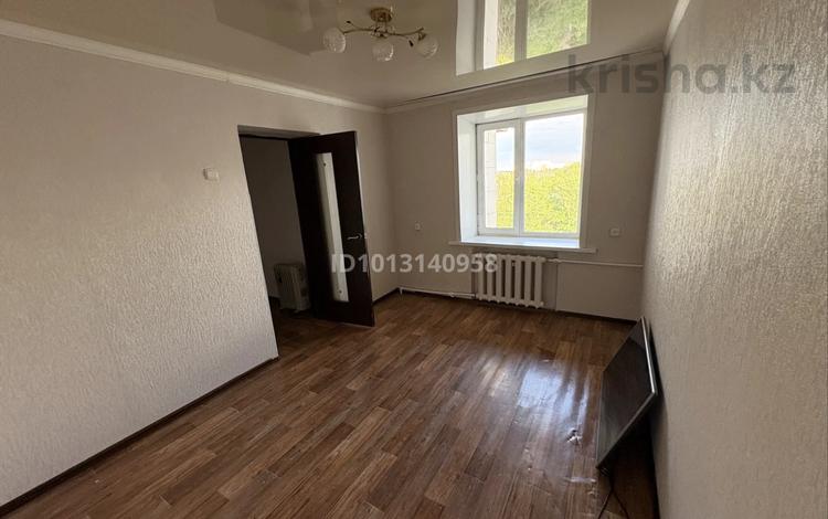 2-комнатная квартира · 52.1 м² · 9/9 этаж, мкр Юго-Восток 31 — 12 месяцев,детский садик,специальная школа,общая образовательная школа,парк победы,остановка,магазины и прочее за 16 млн ₸ в Караганде, Казыбек би р-н — фото 2