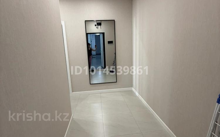 2-комнатная квартира · 76 м² · 6/12 этаж, мкр Алгабас, Омарова 11/1 за 300 000 ₸ в Алматы, Алатауский р-н — фото 2