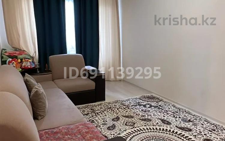 озеро хоанкьем ханой. столица вьетнама хошимин. вьетнам озеро возвращенного меча (г. вьетнам город ханой. центр ханоя вьетнам.