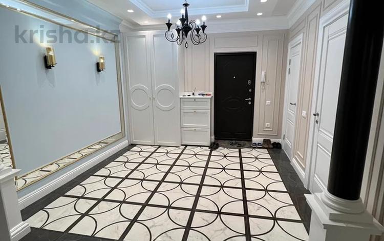 4-комнатная квартира · 200 м² · 6/14 этаж, мкр Сары Арка, Кулманова 1 за 600 000 ₸ в Атырау — фото 3
