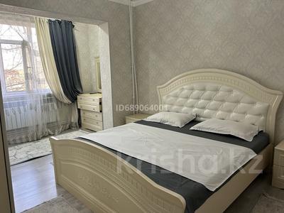 2-бөлмелі пәтер, 50 м², 3/5 қабат тәулігіне, 3 мкр 1 — Янги шахар, бағасы: 15 000 〒 в Шымкенте