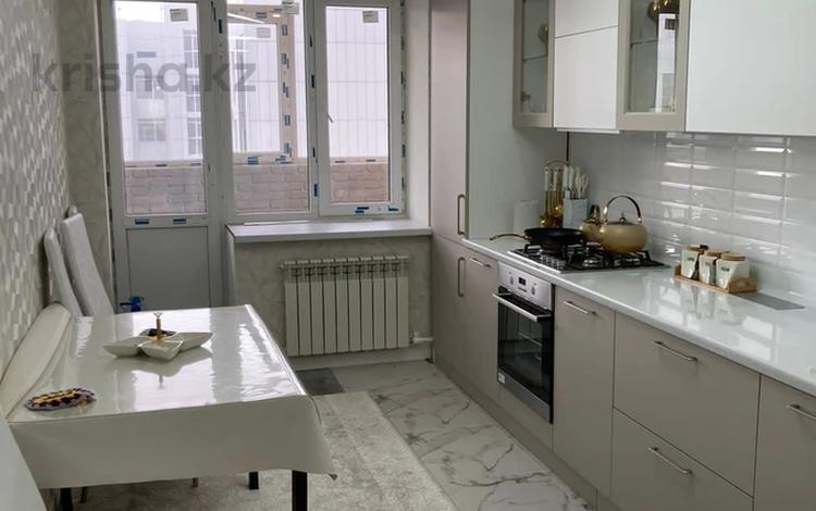 3-бөлмелі пәтер · 90 м² · 9/10 қабат, мкр. Алтын орда, Мкр. Батыс-2 20/1 — Мангилик ел, бағасы: 250 000 ₸ в Актобе — фото 2