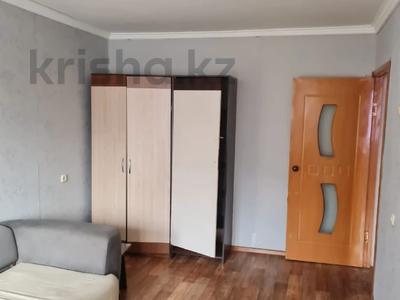 1-комнатная квартира · 31 м² · 2/5 этаж, Майкудук, 15й микрорайон за 7.5 млн 〒 в Караганде, Алихана Бокейханова р-н