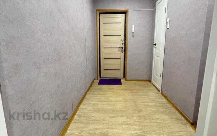 1-бөлмелі пәтер · 34 м² · 1/5 қабат, Шакарима 93, бағасы: 13 млн ₸ в Усть-Каменогорске — фото 2
