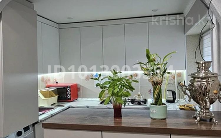 3-бөлмелі пәтер · 70 м² · 2/5 қабат, 8-ш/а., 8-й мкр-н 26 — возле магазина Асем, бағасы: 20 млн ₸ в Актау — фото 2