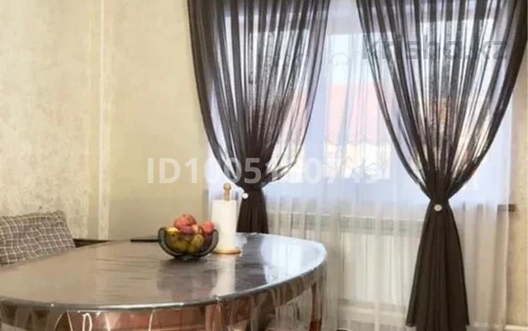 Отдельный дом · 6 комнат · 220 м² · 8 сот., Айтеке би 42 — Айтеке би 42, рябом со школой 33 за 90 млн 〒 в  — фото 2