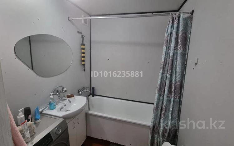 1 бөлме · 40 м² · 5/9 қабат, Мкр 5 3, бағасы: 50 000 ₸ в Аксае — фото 3