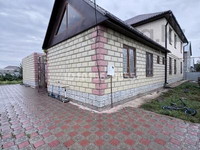 Отдельный дом · 6 комнат · 300 м² · 8 сот., Деркул алтын орда 1 — 51 школа за 65 млн ₸ в Уральске
