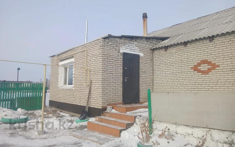 Отдельный дом · 3 комнаты · 85 м² · 10 сот., Досымханова 8 — Район больничного комплекса за 9 млн 〒 в Аулиеколе — фото 2