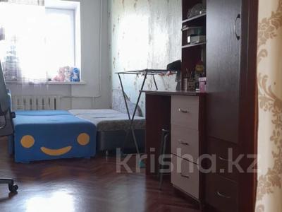 2-комнатная квартира · 43.5 м² · 2/5 этаж, Кизатова за 13 млн 〒 в Петропавловске