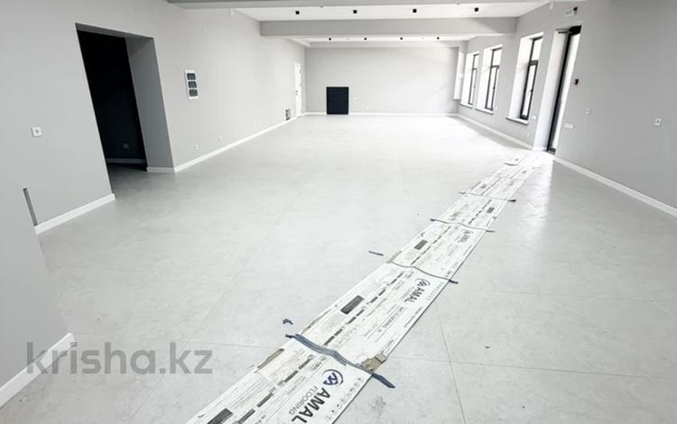 Свободное назначение, офисы, магазины и бутики, склады, общепит, салоны красоты, сельское хозяйство, бани, гостиницы и зоны отдыха, фитнес и спорт, медцентры и аптеки, образование, развлечения, конференц-залы, кабинеты и рабочие места, студии · 280 м² за 900 000 ₸ в Шымкенте, Енбекшинский р-н — фото 14