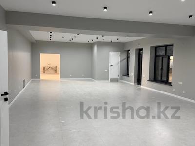 Свободное назначение, офисы, магазины и бутики, склады, общепит, салоны красоты, сельское хозяйство, бани, гостиницы и зоны отдыха, фитнес и спорт, медцентры и аптеки, образование, развлечения, конференц-залы, кабинеты и рабочие места, студии · 280 м² за 980 000 ₸ в Шымкенте, Енбекшинский р-н