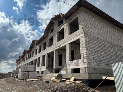 Часть дома · 5 комнат · 290 м² · 1 сот., мкр Кунгей , Мынбаева 95/1 за 54.6 млн ₸ в Караганде, Казыбек би р-н