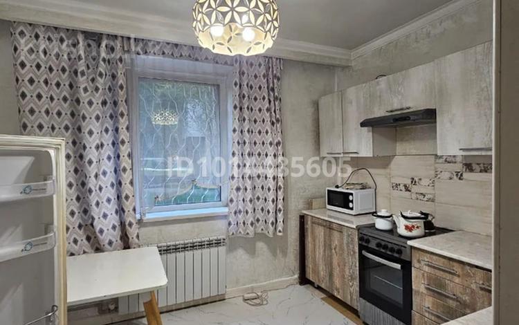 3-бөлмелі пәтер · 70 м² · 1/12 қабат, Ақсай-3А ш/а., Мкр Аксай-1а 13 — улица Толеби уг. улицы Б. Момышұлы, бағасы: 350 000 ₸ в Алматы, Ауэзовский р-н — фото 6