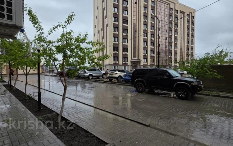 1-комнатная квартира · 45.3 м² · 1/9 этаж, мкр Нурсая, Абулхаир хана 70/2 за 20 млн ₸ в Атырау — фото 13
