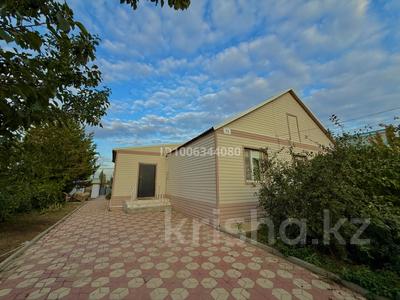 Отдельный дом · 6 комнат · 120 м² · 10 сот., Арыстан Батыра 51 за 33 млн 〒 в Актобе, жилой массив Юго-Запад-1