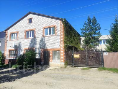 Отдельный дом · 8 комнат · 400 м² · 8 сот., Старый город, Сосновая 126 за 42 млн 〒 в Актобе