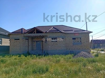 Жеке үй · 6 бөлме · 350 м² · 6 жүзд., Алтын сақа, бағасы: 37 млн ₸ в Карасу