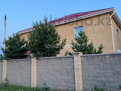 Отдельный дом · 5 комнат · 400 м² · 10 сот., Макатаева 46 за 75 млн 〒 в Косшы