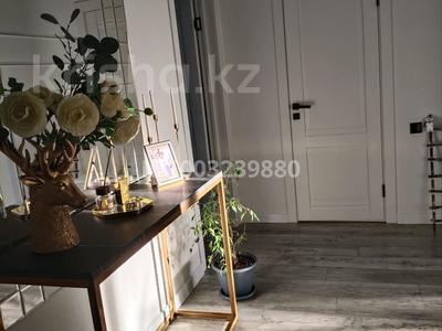 3-бөлмелі пәтер · 93 м² · 3/4 қабат, Жаңа орда ш/а., Кызылжарская 5/1 — 9 мкр, бағасы: 46 млн ₸ в Уральске, мкр Жана Орда
