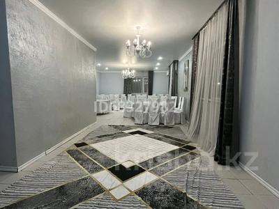 Дом · 3 комнаты · 230 м², мкр Юго-Восток, Таттимбета 38 за 60 000 〒 в Караганде, Казыбек би р-н