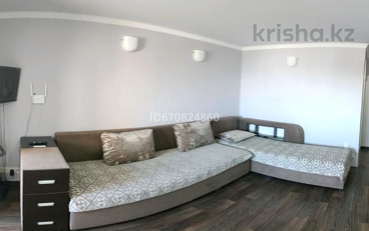 2-комнатная квартира · 55 м² · 4/5 этаж, улица Ауезова 55 — Сулейменова за 15 000 ₸ в  — фото 61