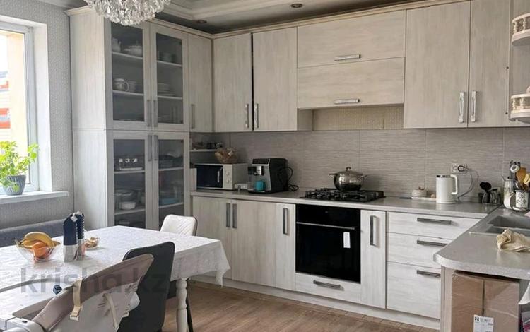 3-бөлмелі пәтер · 118 м² · 4/5 қабат, мкр Думан-2 27, бағасы: 68.4 млн ₸ в Алматы, Медеуский р-н — фото 2