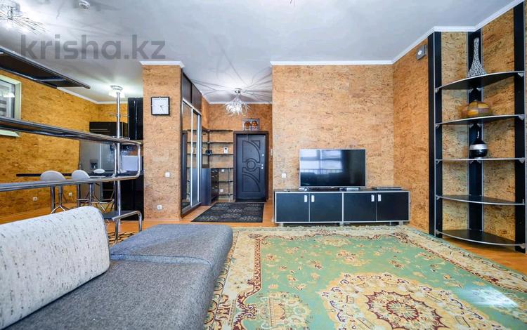 2-комнатная квартира · 82 м² · 7/20 этаж, проспект Достык 160 за 25 000 ₸ в Алматы, Медеуский р-н — фото 13