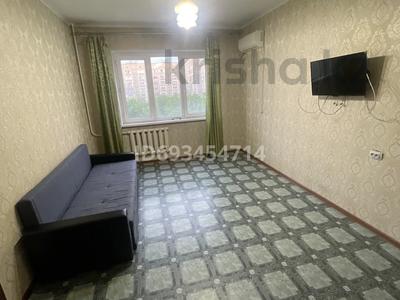 1-комнатная квартира, 45 м², 6/9 этаж помесячно, мкр Тастак-2, Тургут Озала Толеби 88 — Возле мечеть Төлеби за 180 000 〒 в Алматы, Алмалинский р-н