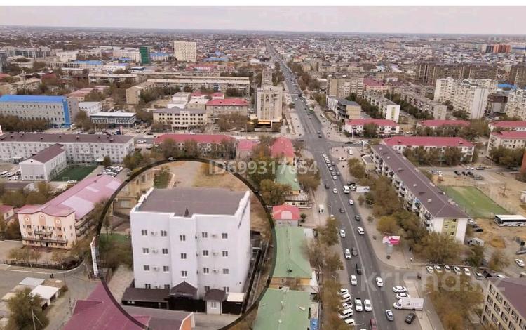 Свободное назначение, офисы, салоны красоты, образование · 800 м² за 450 млн ₸ в Атырау — фото 2