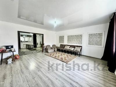 Отдельный дом · 6 комнат · 260 м² · 10 сот., мкр Кунгей , Ул.Ондасынова за 44 млн 〒 в Караганде, Казыбек би р-н