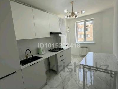 3-комнатная квартира · 75 м² · 4/5 этаж, мкр Акжайык, Тулеметова 69 — Тулеметова Утегенова за 200 000 ₸ в Шымкенте, Абайский р-н