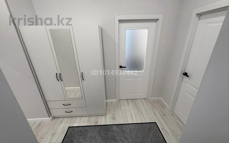 2-комнатная квартира · 60.5 м² · 5/8 этаж, мкр Юго-Восток, Проспект Республики 1/7 за 34.5 млн ₸ в Караганде, Казыбек би р-н — фото 2
