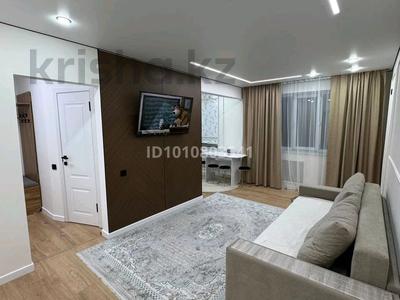 2-комнатная квартира · 50 м² · 3/5 этаж, 1 мкр 22 за 15 000 〒 в Жанатасе