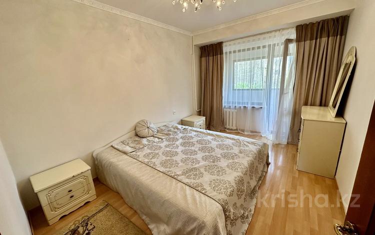 4-комнатная квартира, 110 м², 6/9 этаж помесячно, Богенбай батыра 94 — Достык за 500 000 〒 в Алматы, Медеуский р-н — фото 2