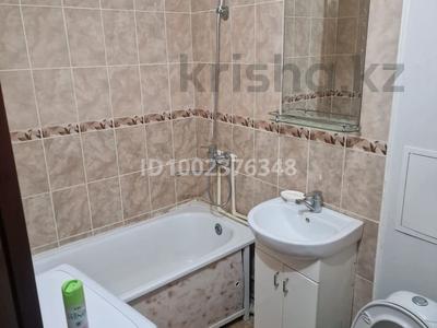 2-комнатная квартира · 50 м² · 2/5 этаж, Әуезов 63 за 150 000 〒 в Атырау, мкр Жилгородок