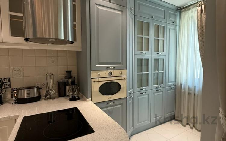4-комнатная квартира · 200 м² · 5/8 этаж, Кабанбай Батыра за ~ 1.6 млн ₸ в Астане, Есильский р-н — фото 3
