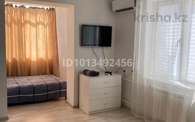 1-комнатная квартира · 49.5 м² · 5/5 этаж, 15-й мкр 50 за 10 000 ₸ в Актау — фото 2